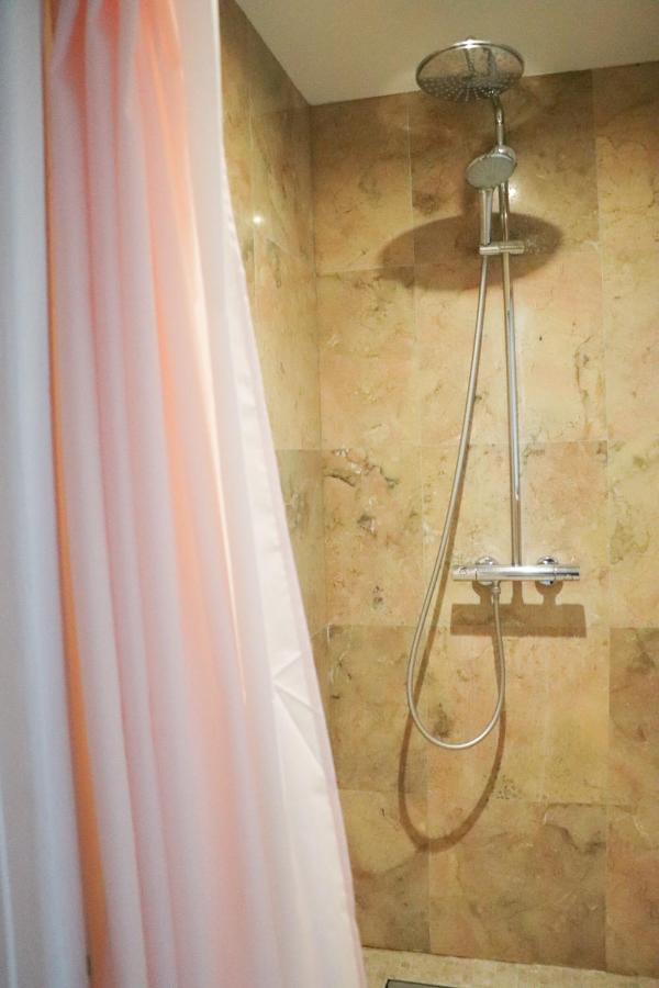 Le Logis D'Arniere Bed & Breakfast Saint Cyr-sous-Dourdan Bagian luar foto